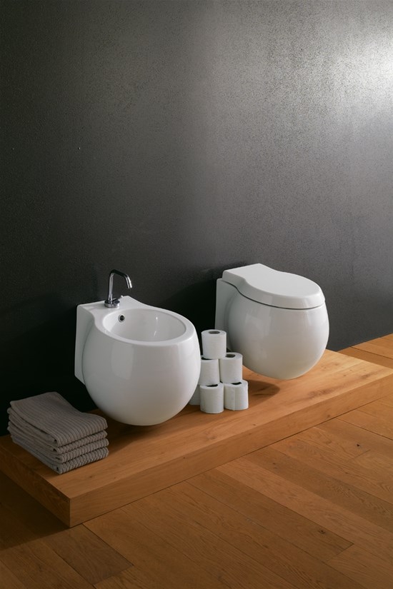 Vas WC suspendat PLANET by SCARABEO CERAMICHE